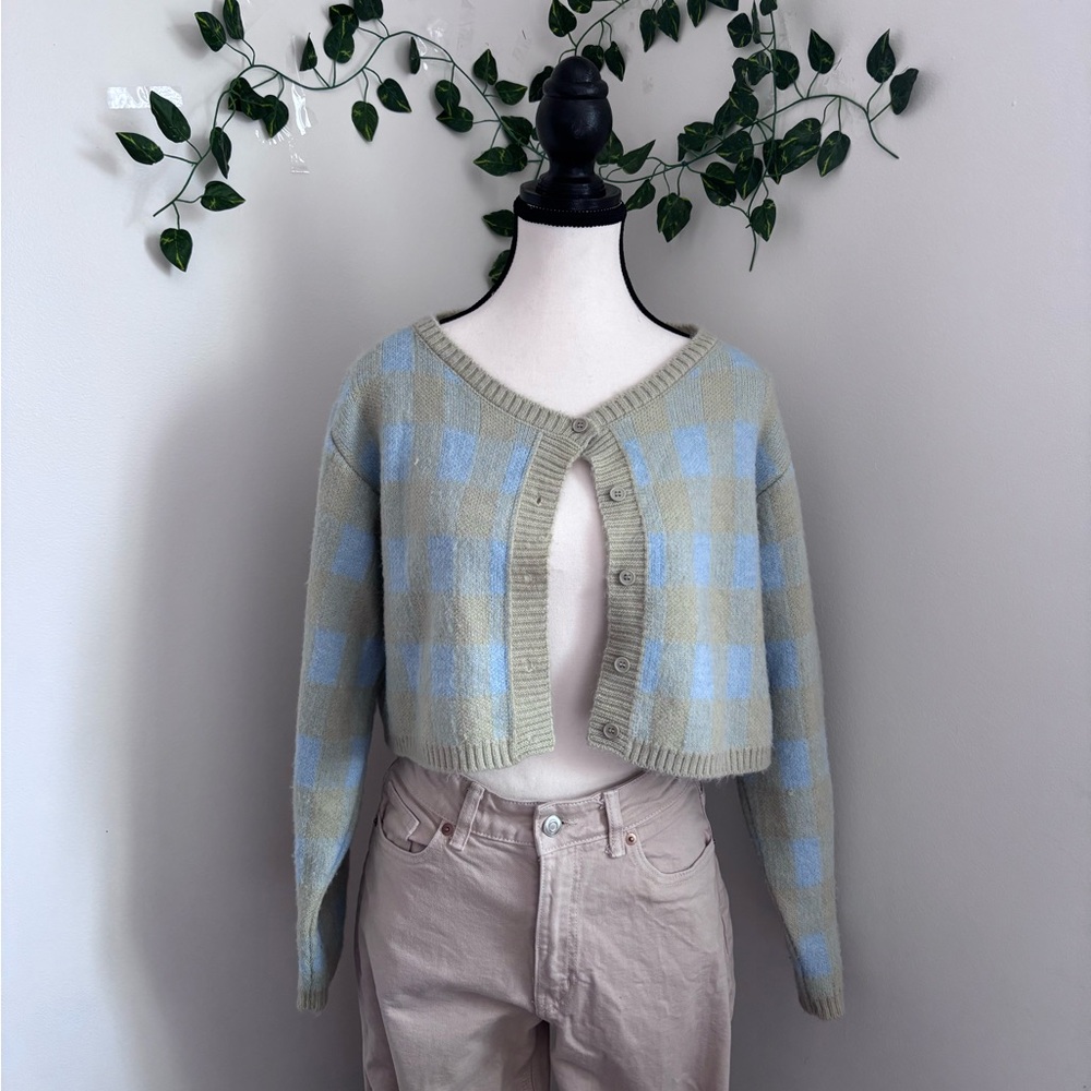 OAK + FORT Women's Long Sleeve Cardigan Sweater - Green, blue Plaid, Cropped - Picture 1 of 9